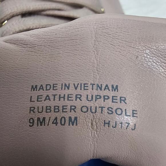 MICHAEL KORS Mindy Leather Sneakers w Applicated Hearts 9 M Light Pink Lace up - Picture 10 of 12